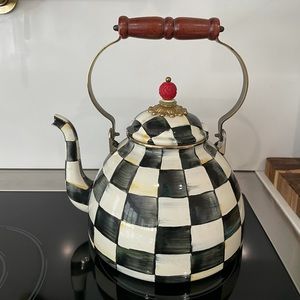 McKenzie Child XL teapot
